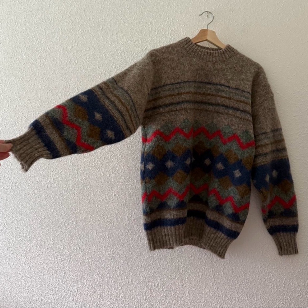 Vintage fair isle wool or wool blend chunky knit crewneck sweater - Picture 4 of 8